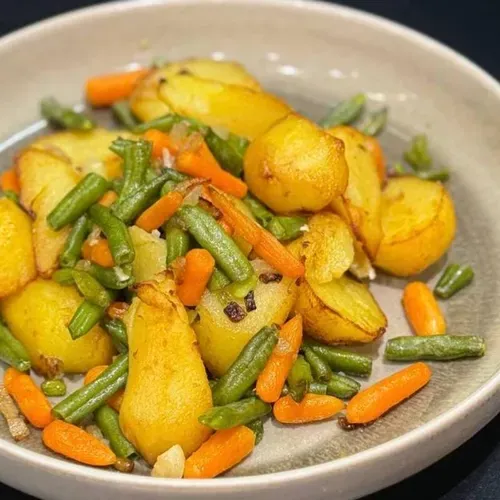 Cartofi copti cu legume