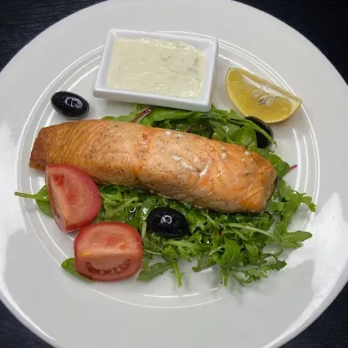 Steak de somon cu sos din frișcă