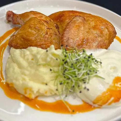 Puisor cu pireu de cartofi si mousse de parmezan