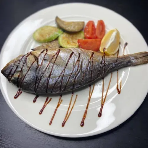 Dorado la cuptor cu legume