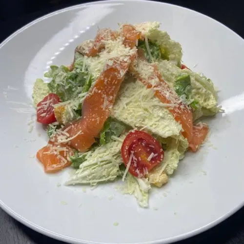 Salată “CAESAR” cu somon